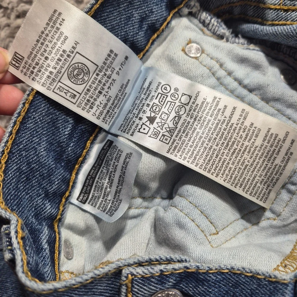 Levi Strauss 550 PC9-00550-4891 Mens 36x30 Relaxed Tapered Medium Wash Jeans
